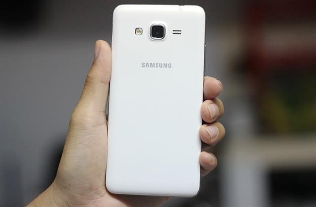 [Trên tay] SamSung Galaxy Grand Prime: Smartphone chuyên tự sướng, giá tốt của SamSung
